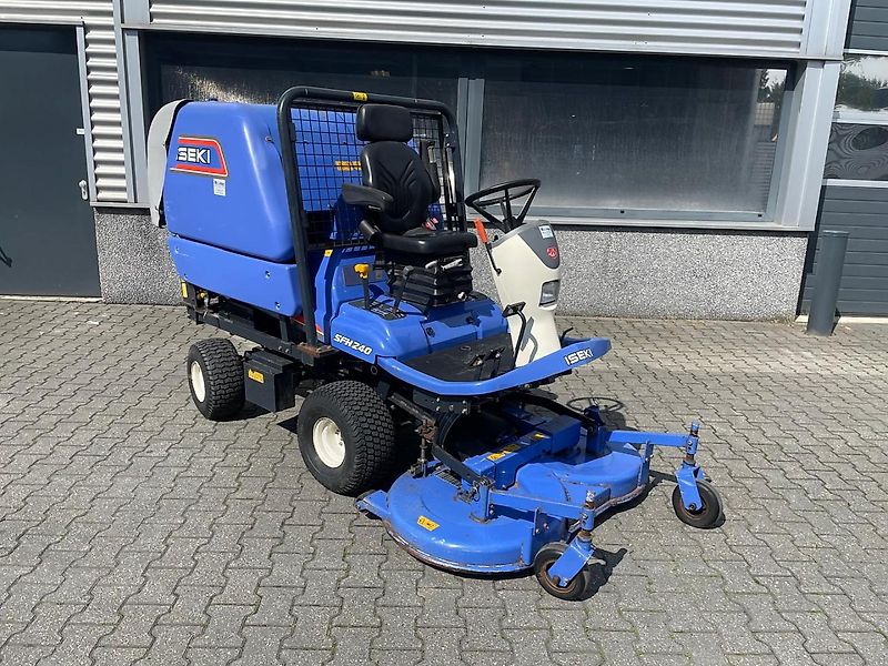 Iseki SF240F diesel frontmaaier met opvang