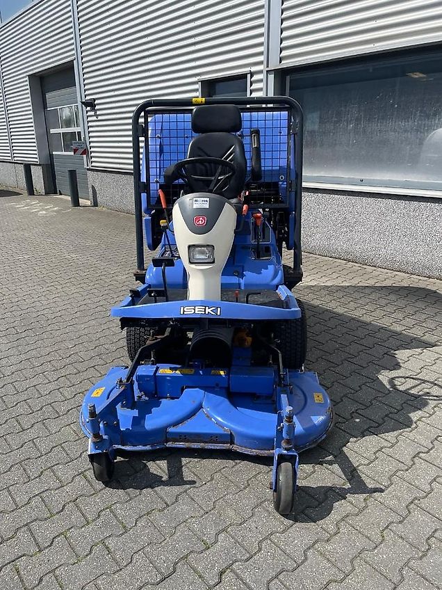 Iseki SF240F diesel frontmaaier met opvang