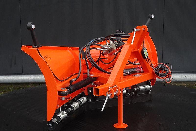 Hofstede sneeuwschuif sneeuwploeg sneeuwschuiver sneeuwploeg sneeuw schuif schuiver ploeg gladheidbestrijding gladheid bestrijding