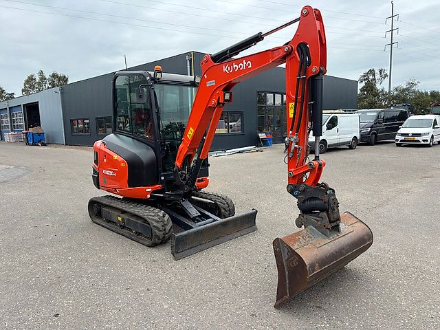 Kubota KX030-4