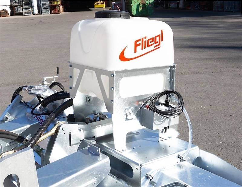 Fliegl SPRØJTE SYSTEM MED 120 L TANK