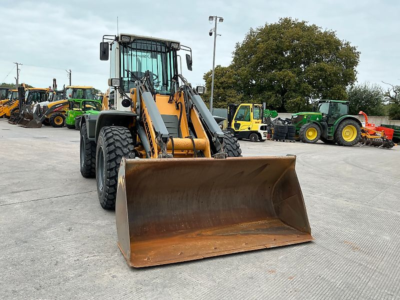 Liebherr 514 Stereo Wheeled Loading Shovel (ST23960)